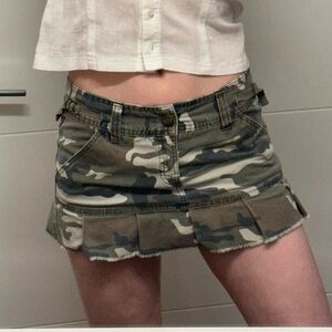 Vintage y2k camo mini skirt by mossimo